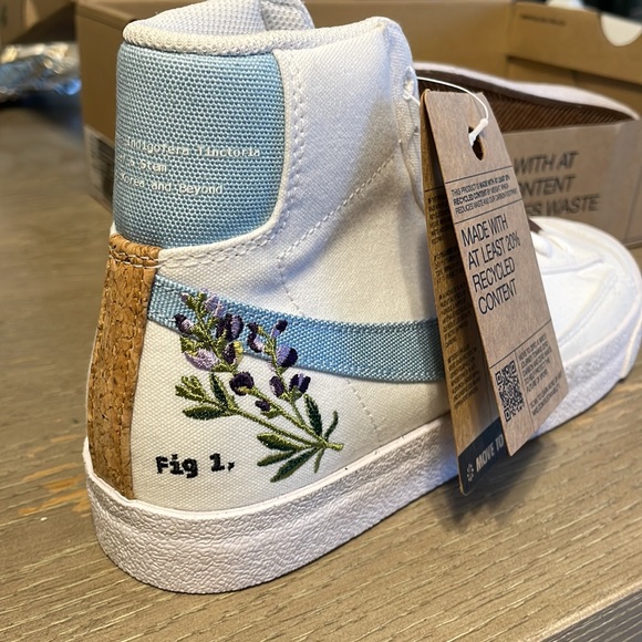 Never Worn! Women’s Blazer Mid ‘77 SE, Goat verified! - Picture 2 of 11